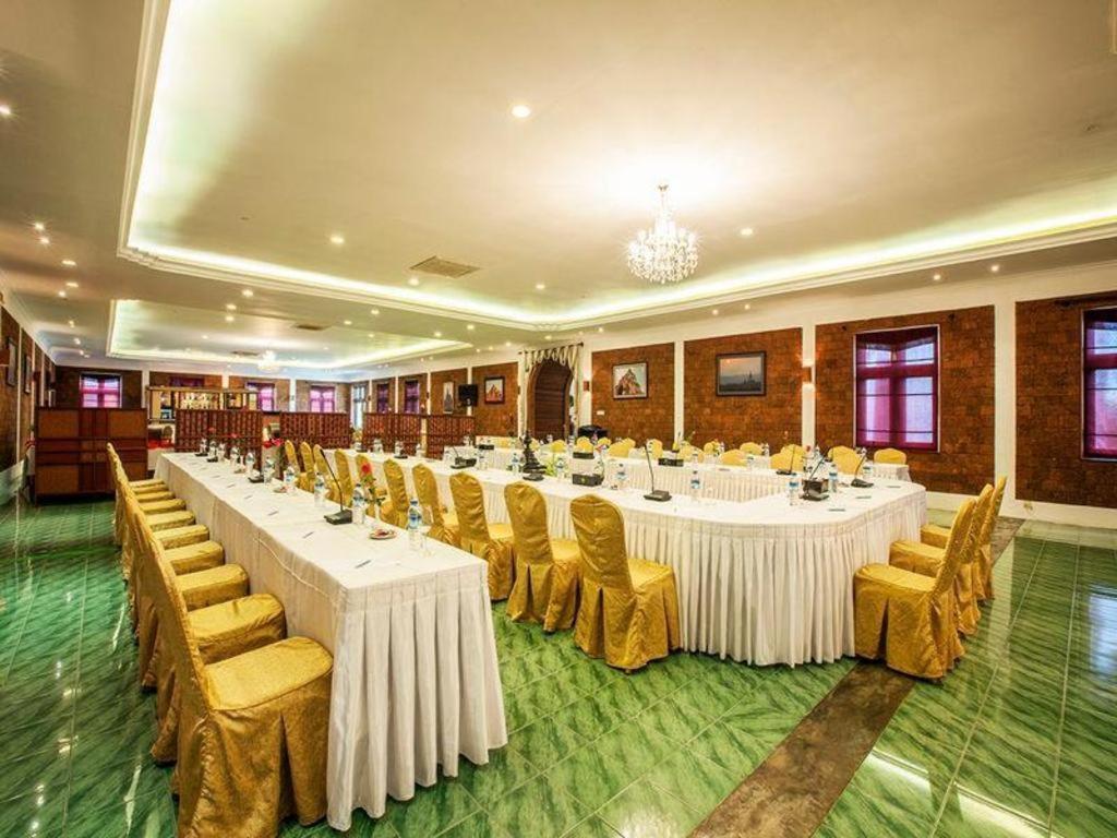 Aye Thar Yar Golf Resort Таунджи Экстерьер фото