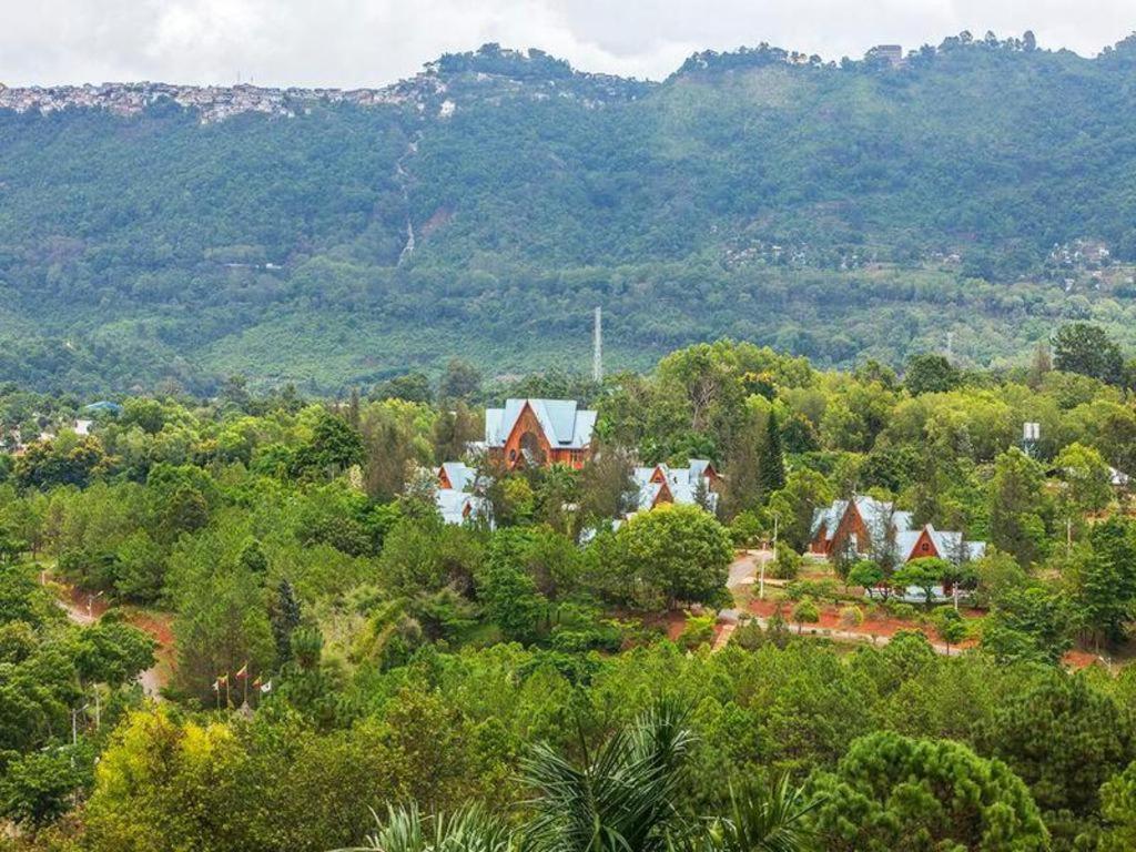 Aye Thar Yar Golf Resort Таунджи Экстерьер фото