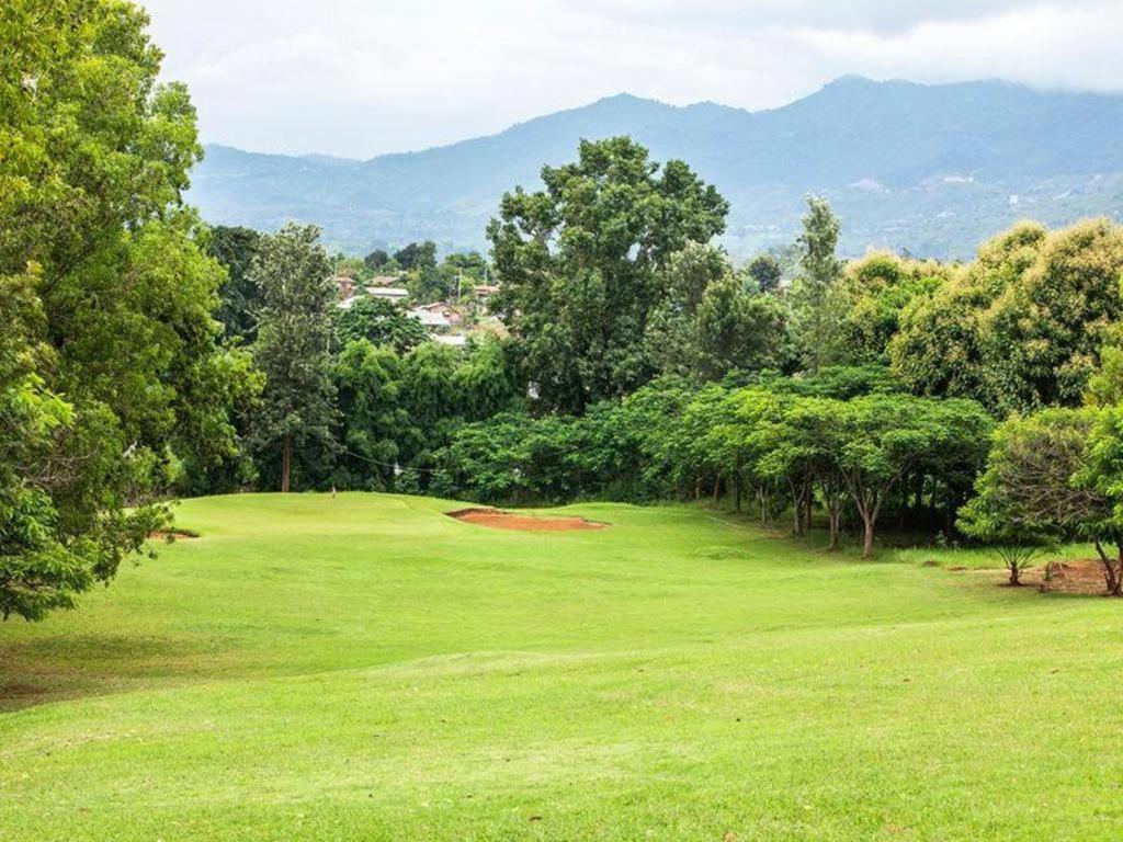 Aye Thar Yar Golf Resort Таунджи Экстерьер фото