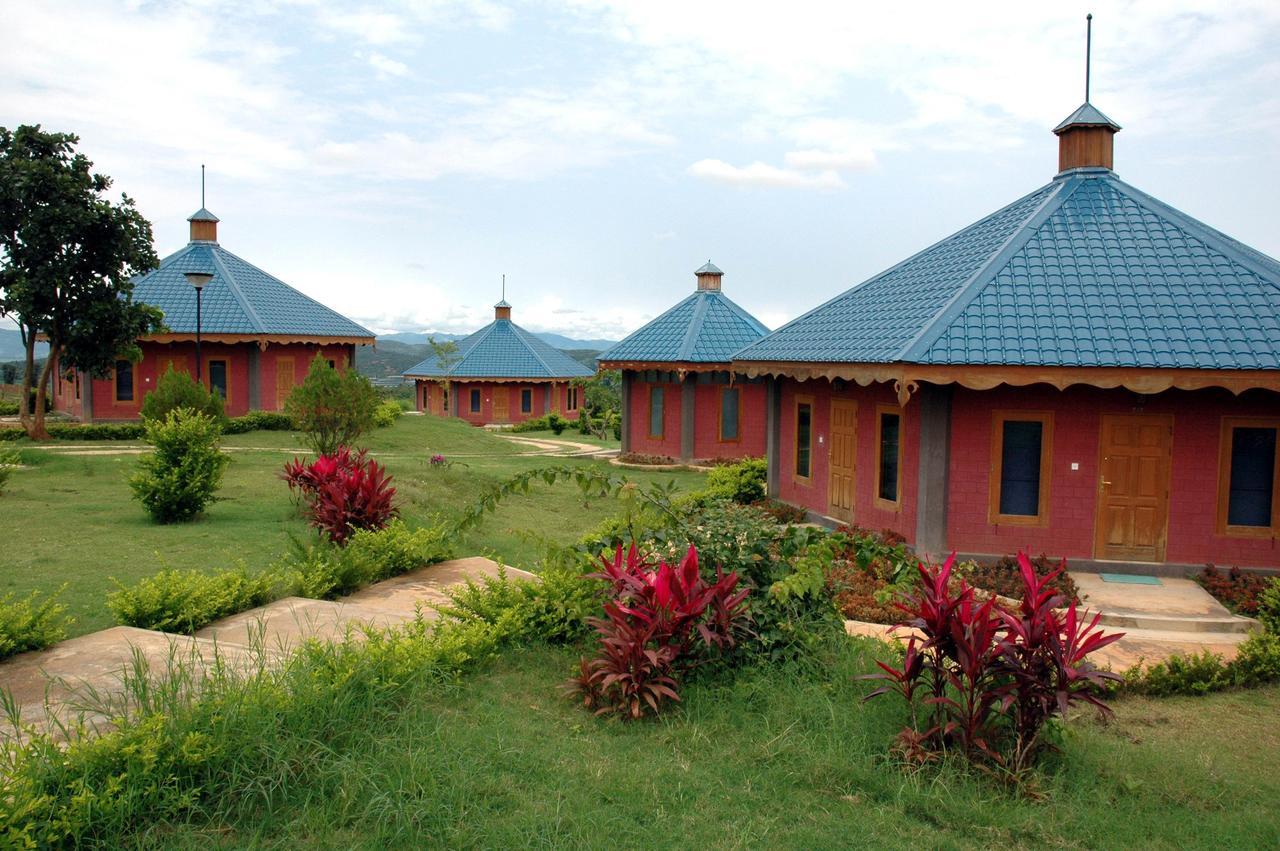 Aye Thar Yar Golf Resort Таунджи Экстерьер фото