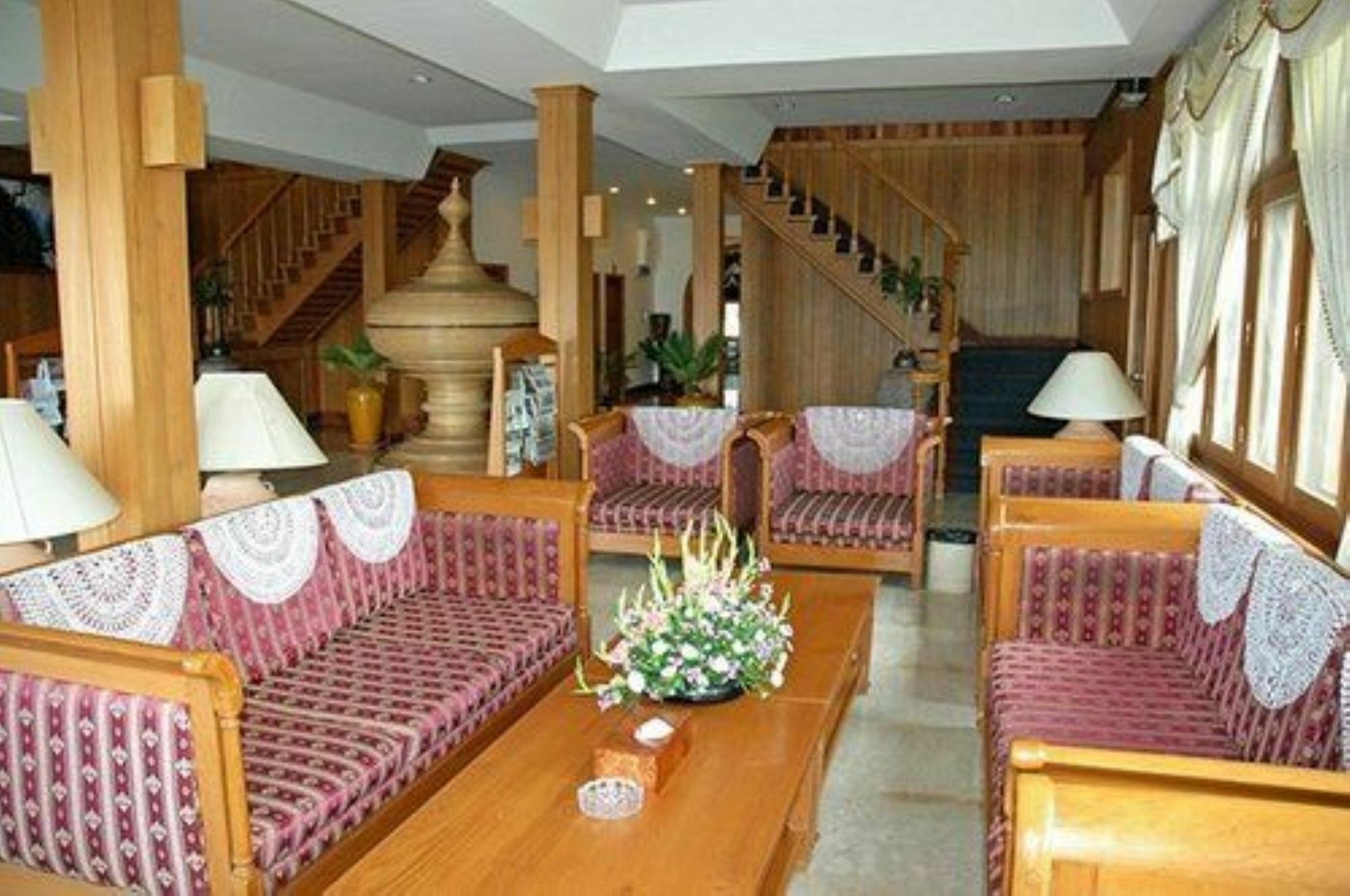 Aye Thar Yar Golf Resort Таунджи Экстерьер фото